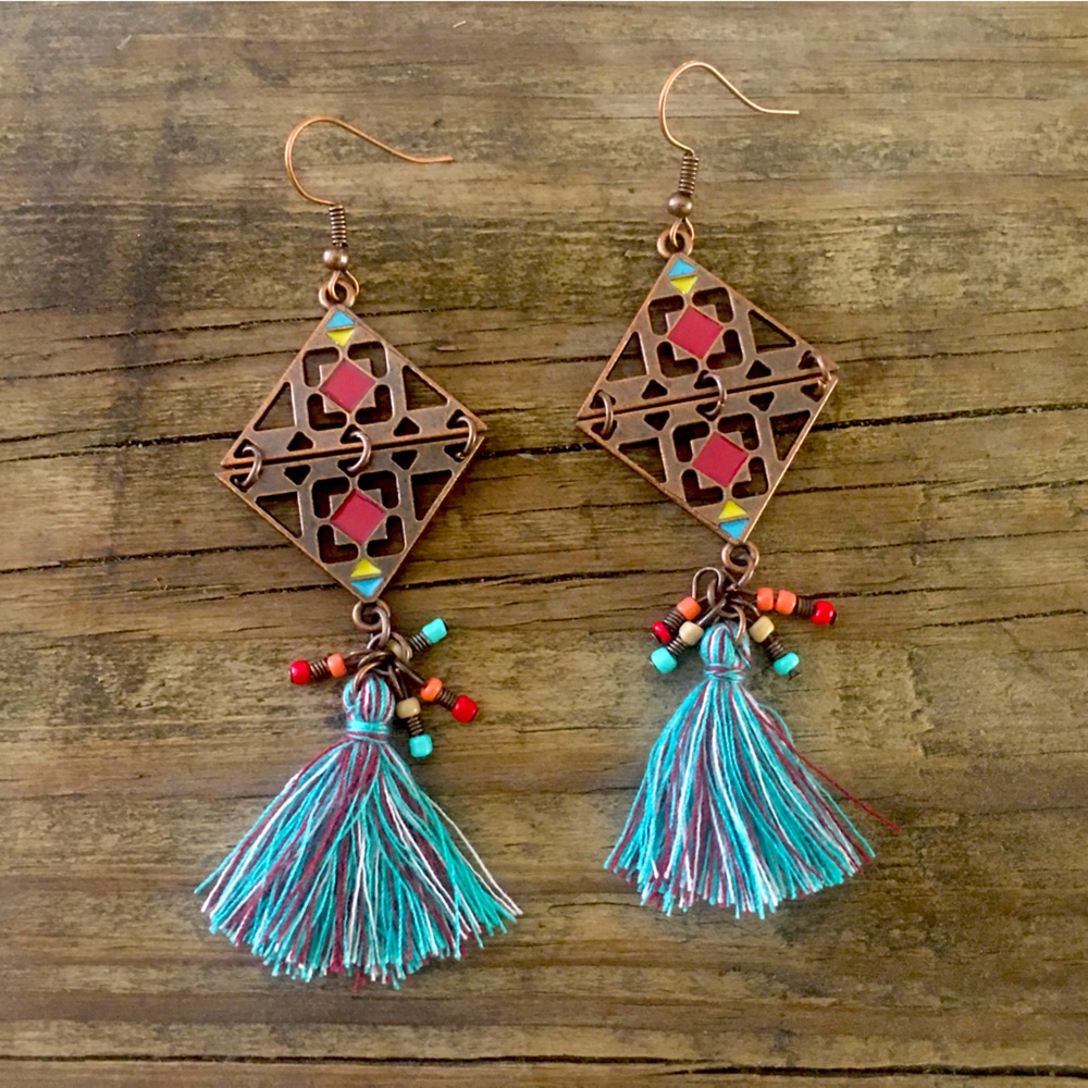 Fringed Hinge beaded earrings